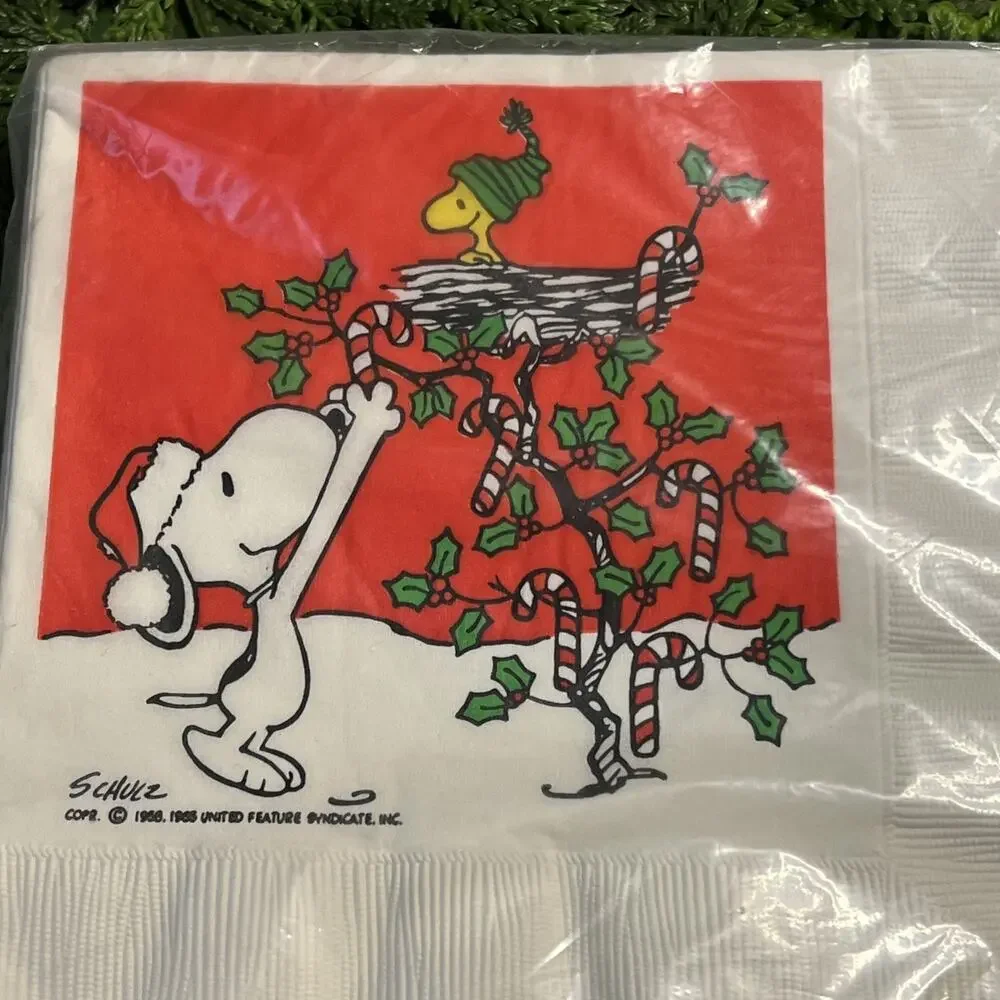 Vintage Pack of 16 Luncheon Napkins Snoopy Woodstock Tree Hallmark Christmas